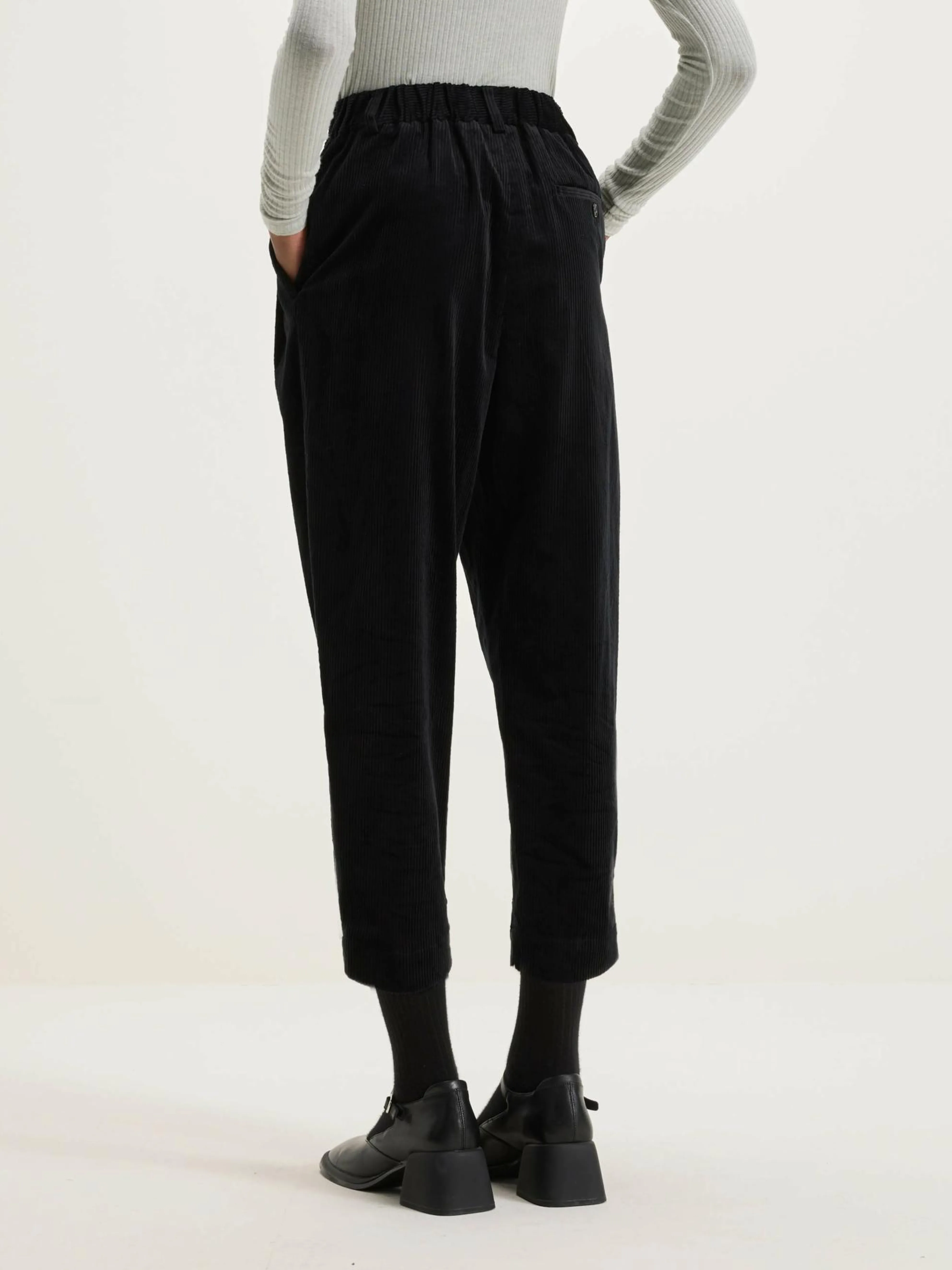 NICHOLSON & NICHOLSON Sand Boyfriend Corduroy Broek