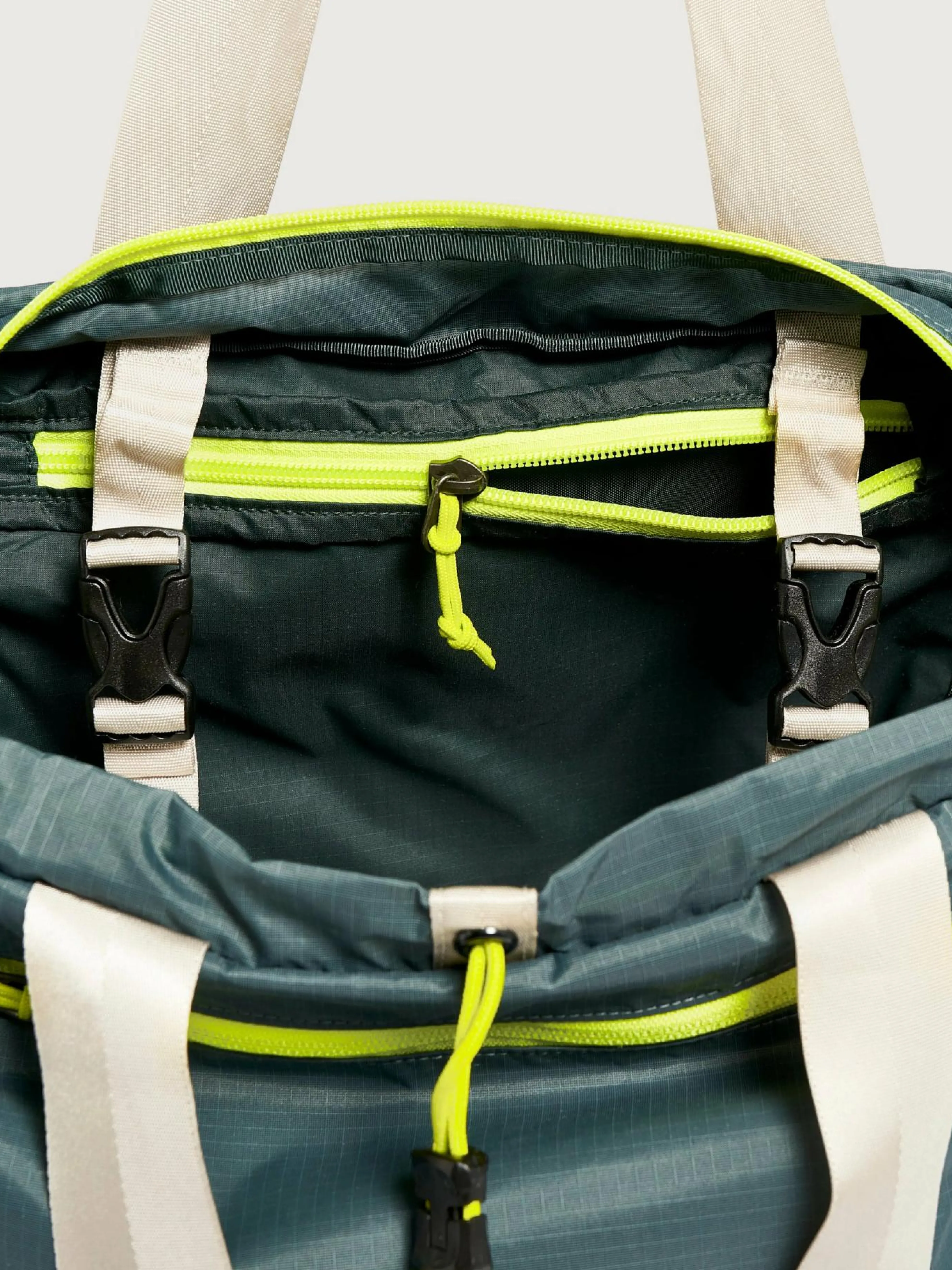 PATAGONIA Ultralight Black Hole Tote Pack